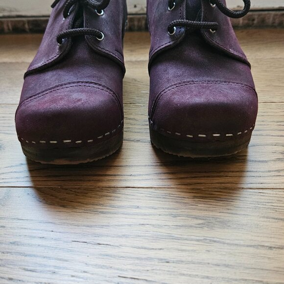 Sandgrens Chukka cap toe clog boots in plum - Picture 4 of 9